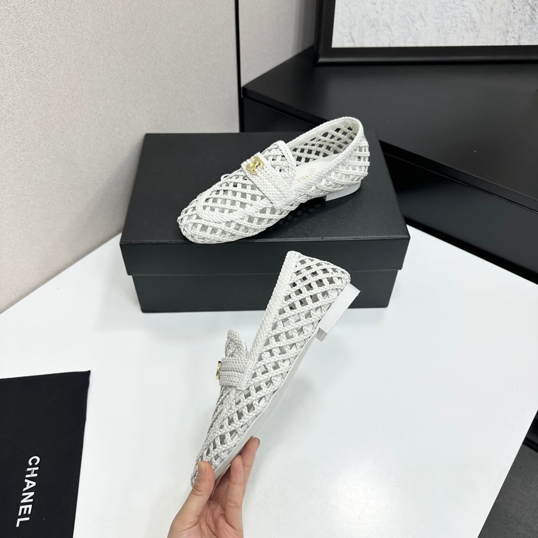 CC Pre 2026 Moccasin White Woven Sheepskin 817677