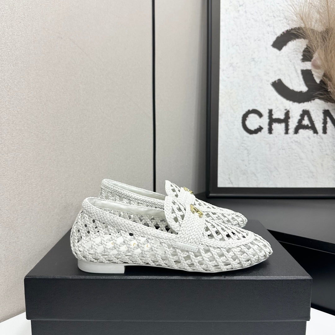 CC Pre 2026 Moccasin White Woven Sheepskin 817677