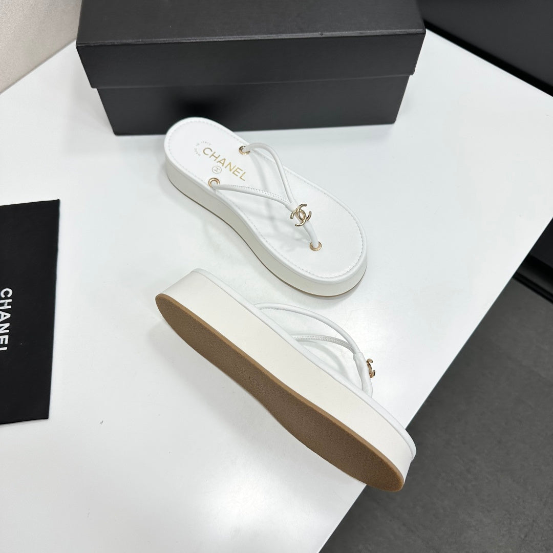 CC 26s Platform Thong Sandals White Lambskin 817608