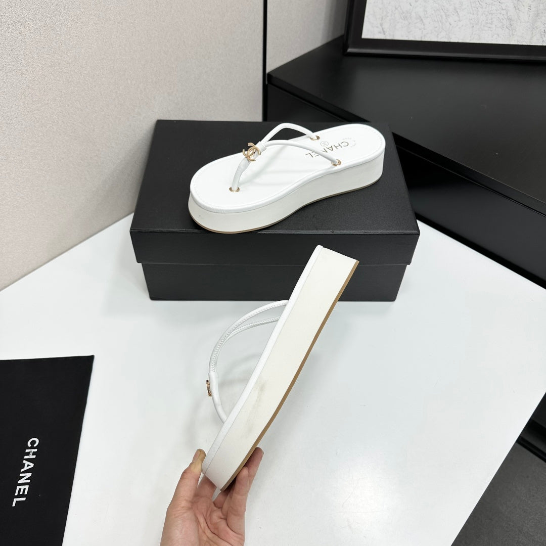 CC 26s Platform Thong Sandals White Lambskin 817608