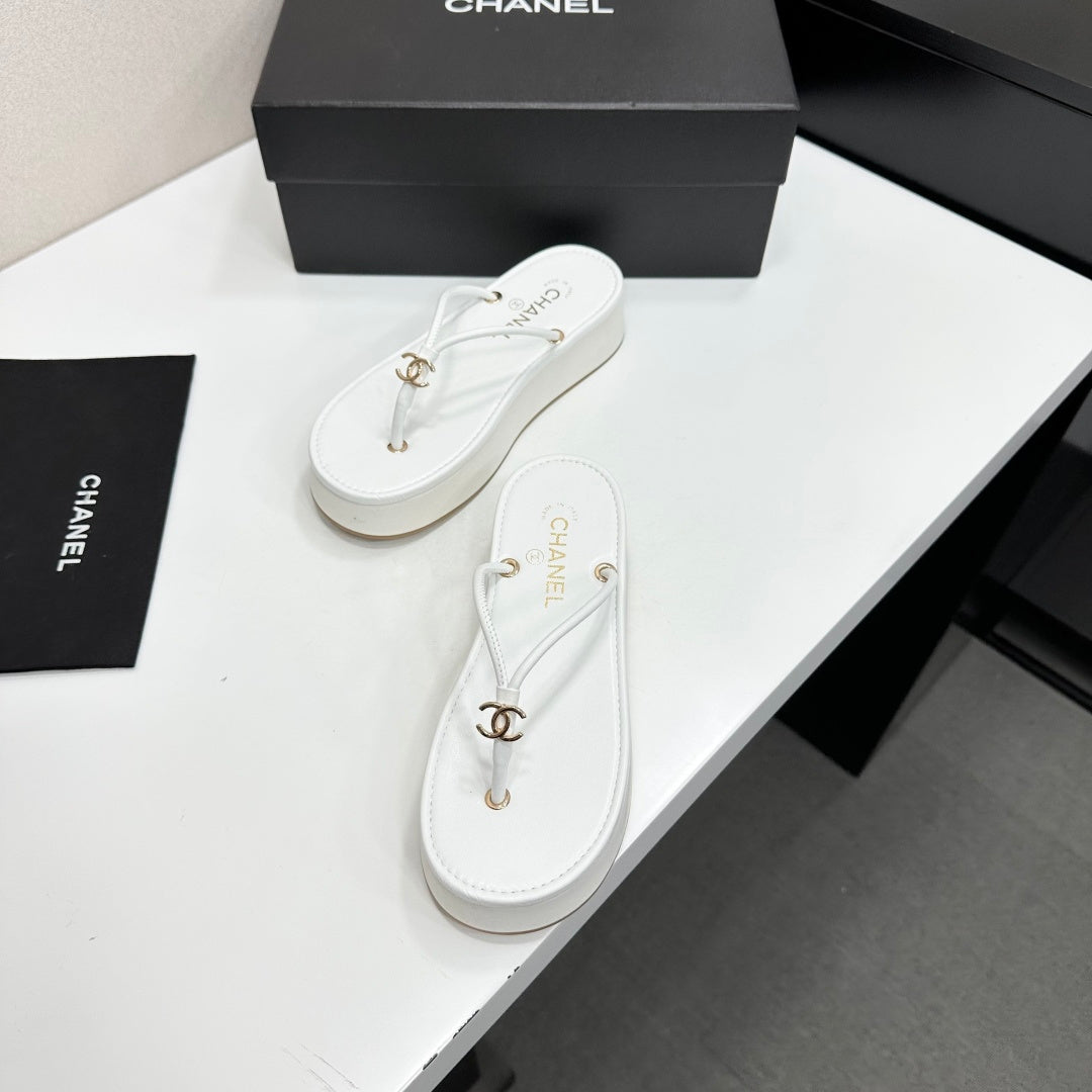 CC 26s Platform Thong Sandals White Lambskin 817608