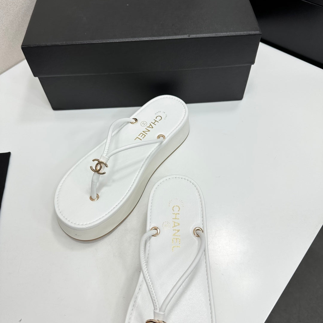 CC 26s Platform Thong Sandals White Lambskin 817608