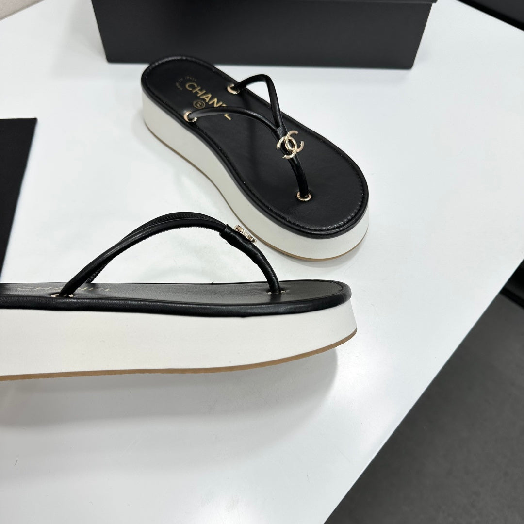 CC 26s Platform Thong Sandals Black Lambskin 817607
