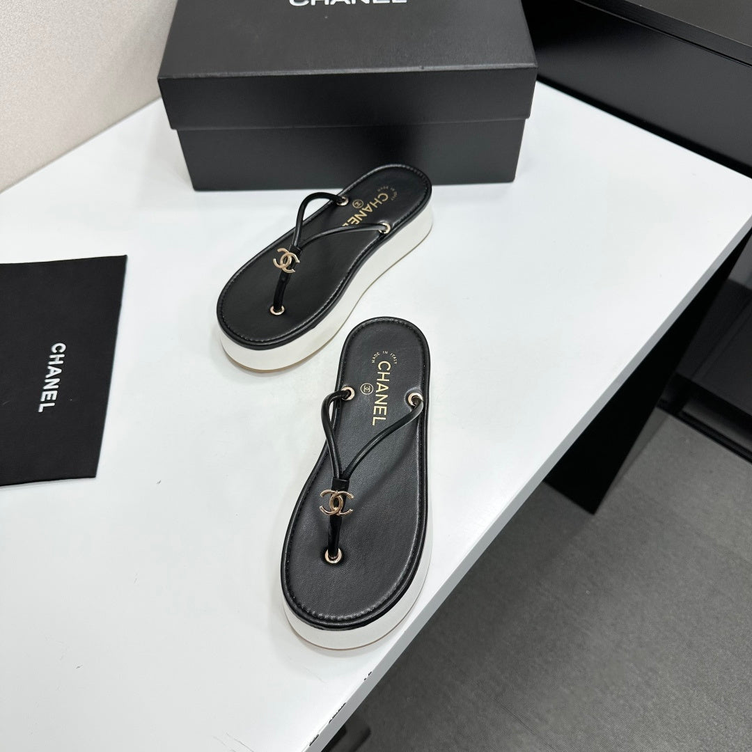 CC 26s Platform Thong Sandals Black Lambskin 817607