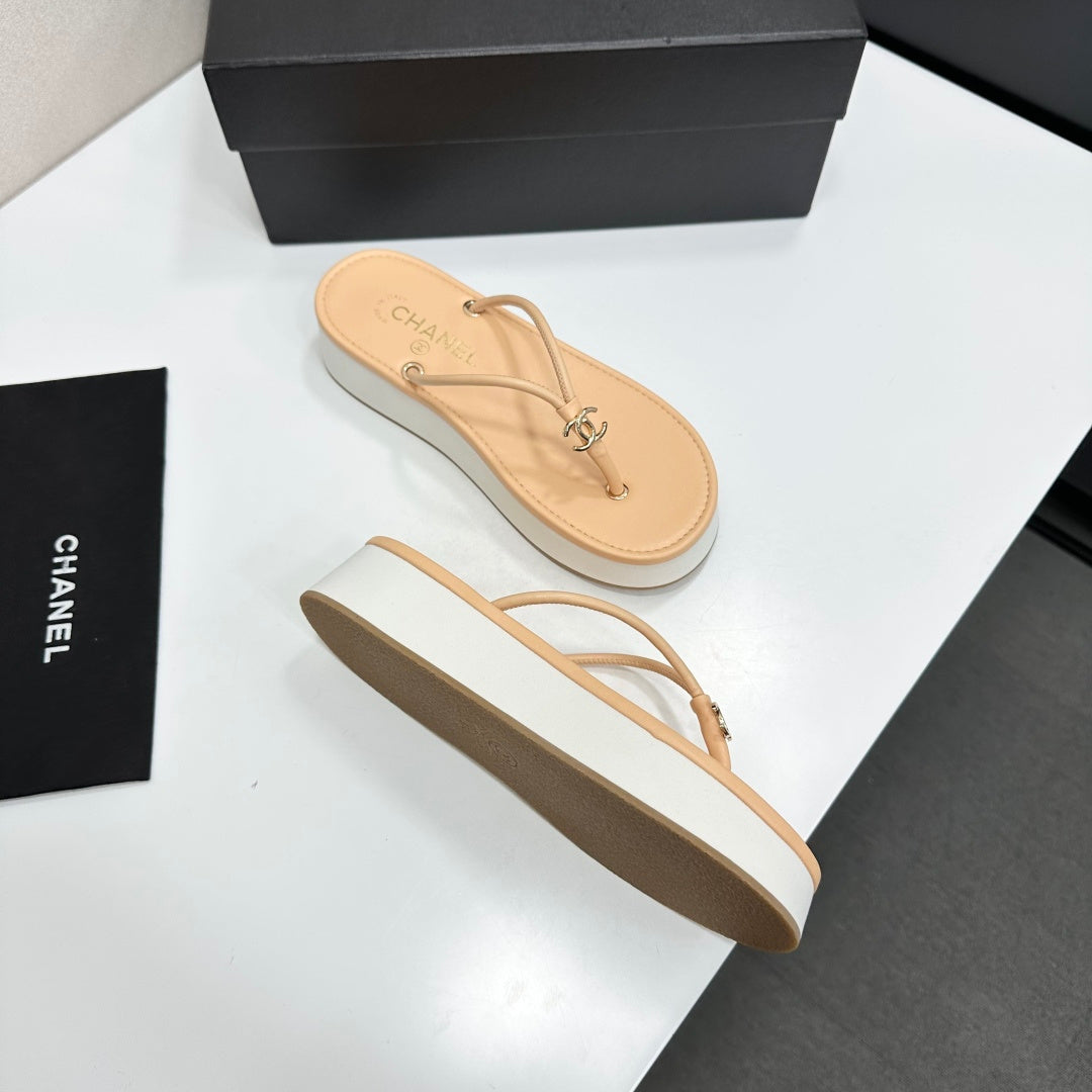 CC 26s Platform Thong Sandals Beige Lambskin 817603