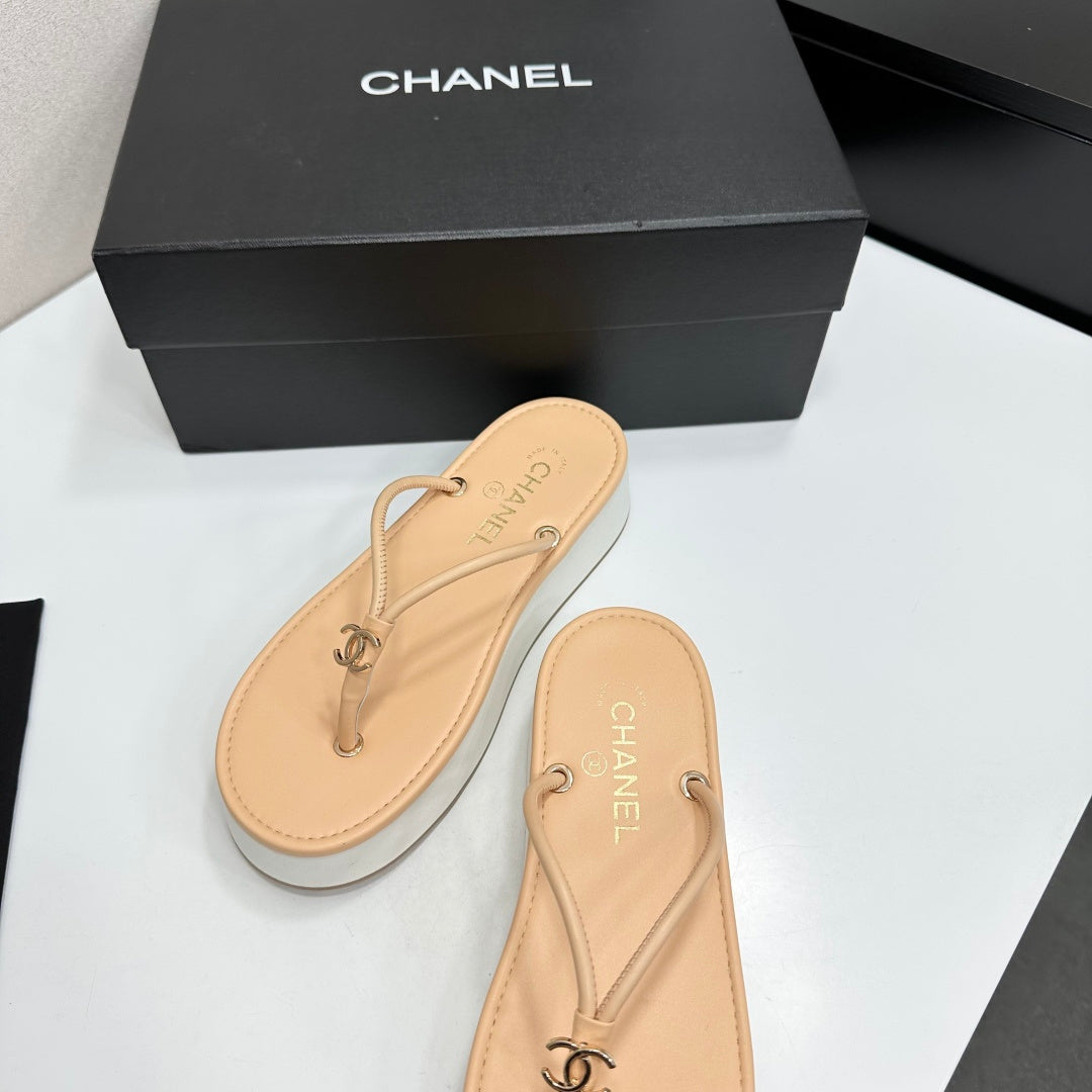 CC 26s Platform Thong Sandals Beige Lambskin 817603