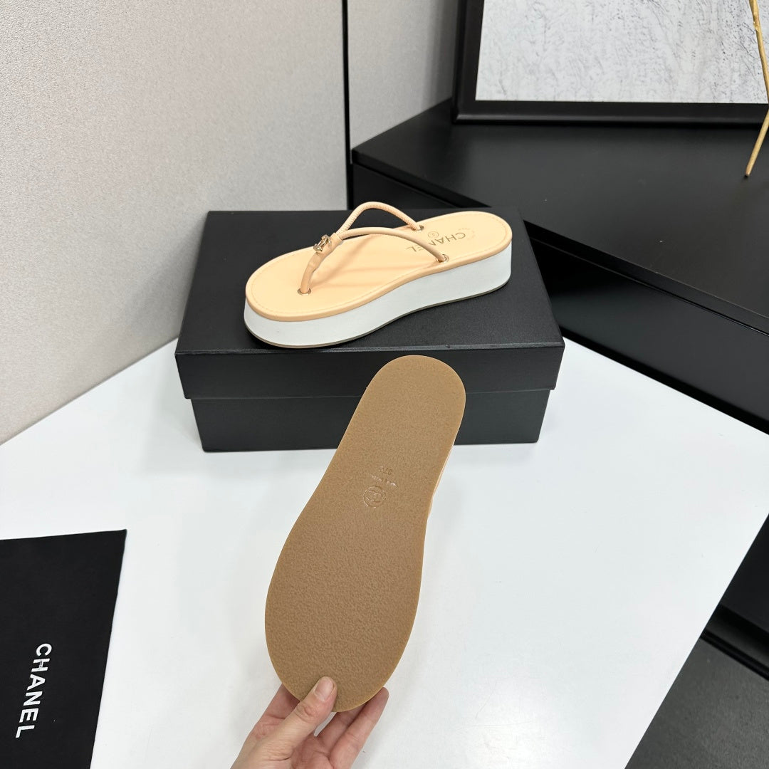 CC 26s Platform Thong Sandals Beige Lambskin 817603