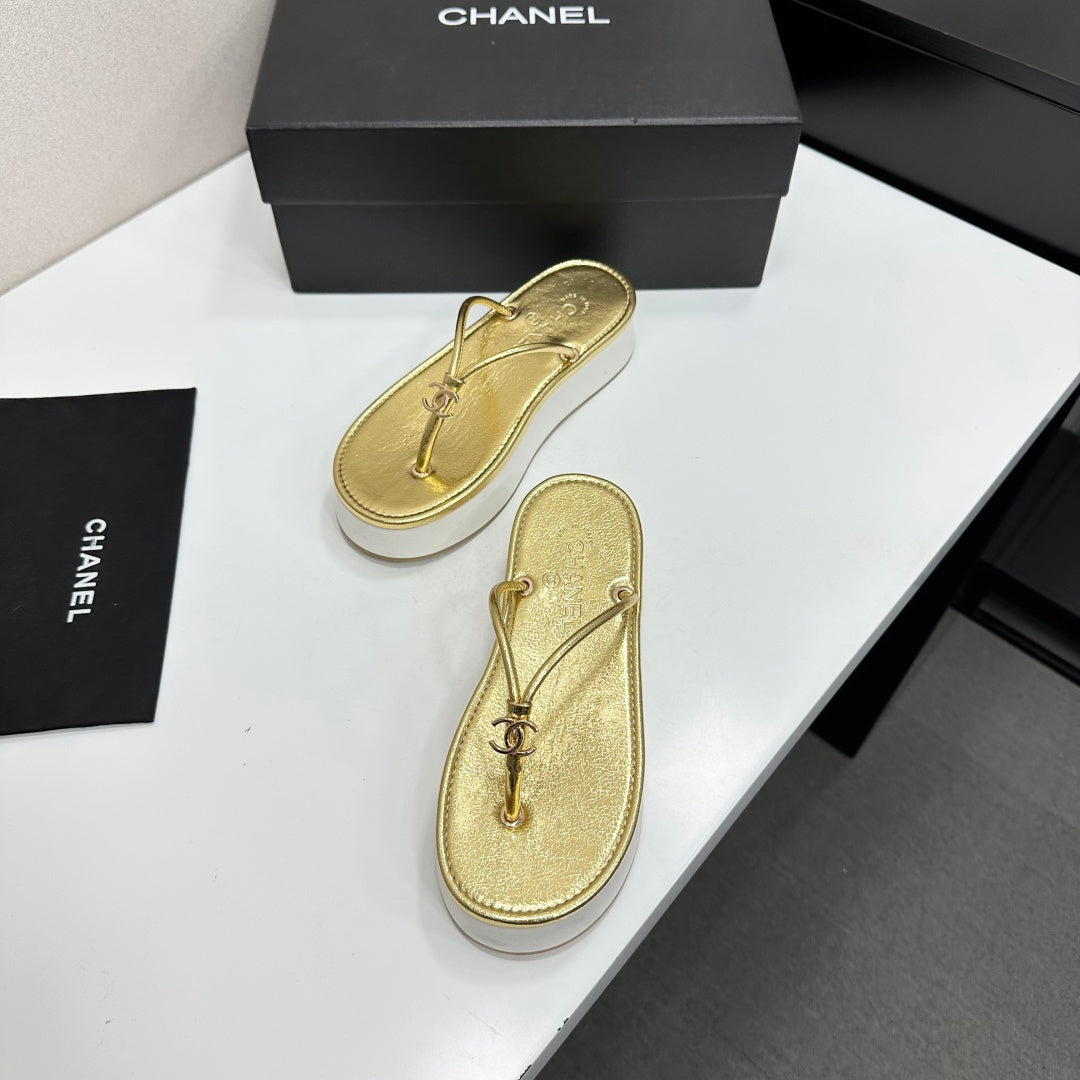CC 26s Platform Thong Sandal Gold Metalic Lambskin 817600