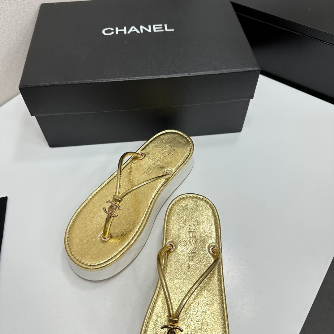 CC 26s Platform Thong Sandal Gold Metalic Lambskin 817600