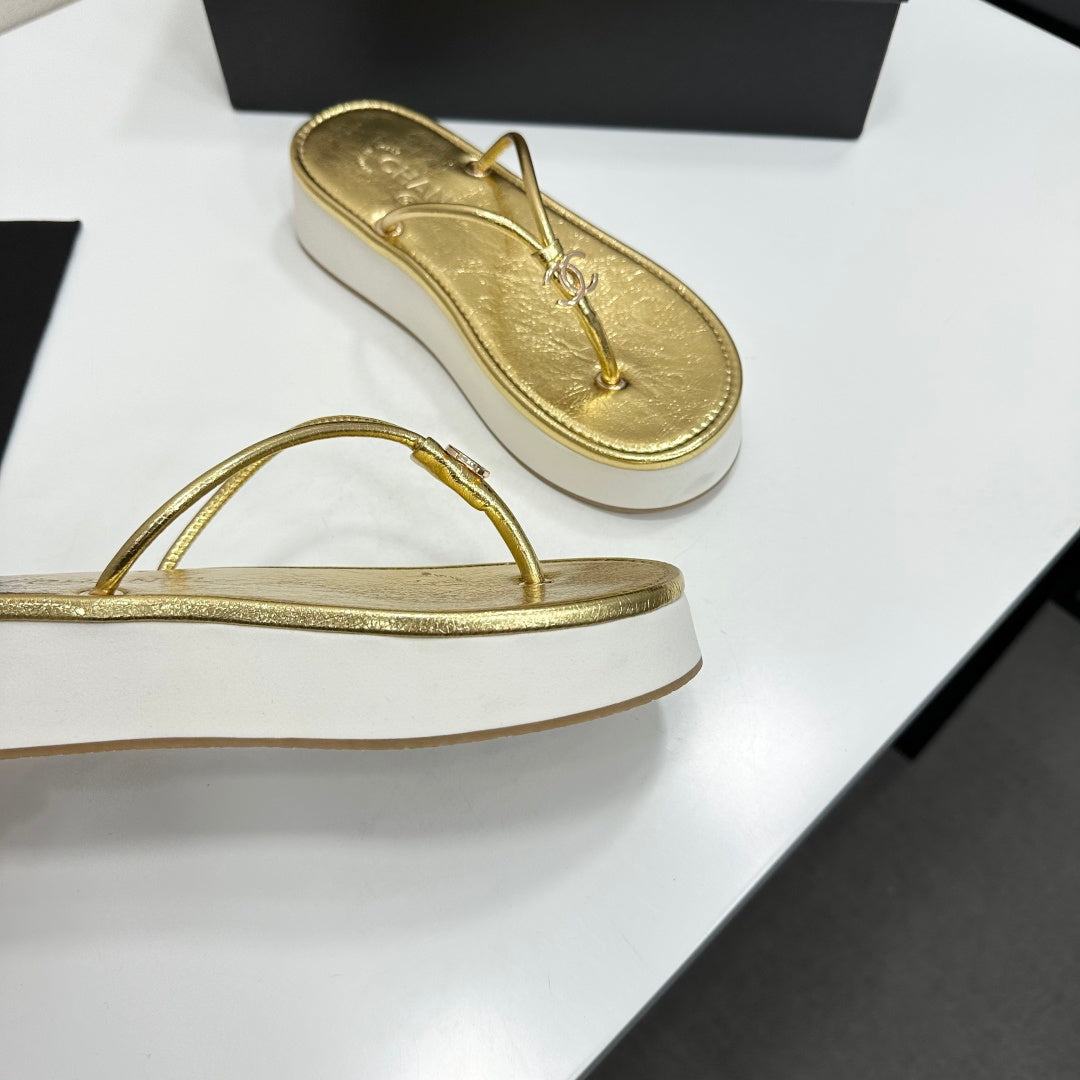 CC 26s Platform Thong Sandal Gold Metalic Lambskin 817600