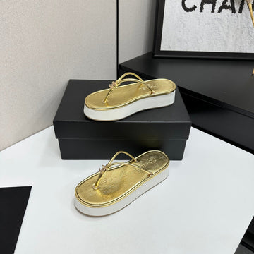CC 26s Platform Thong Sandal Gold Metalic Lambskin 817600