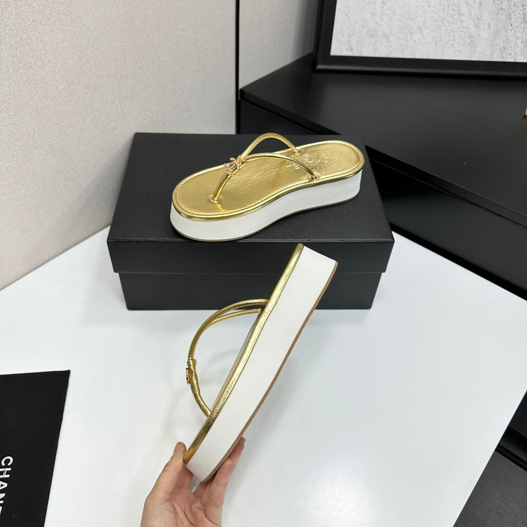CC 26s Platform Thong Sandal Gold Metalic Lambskin 817600