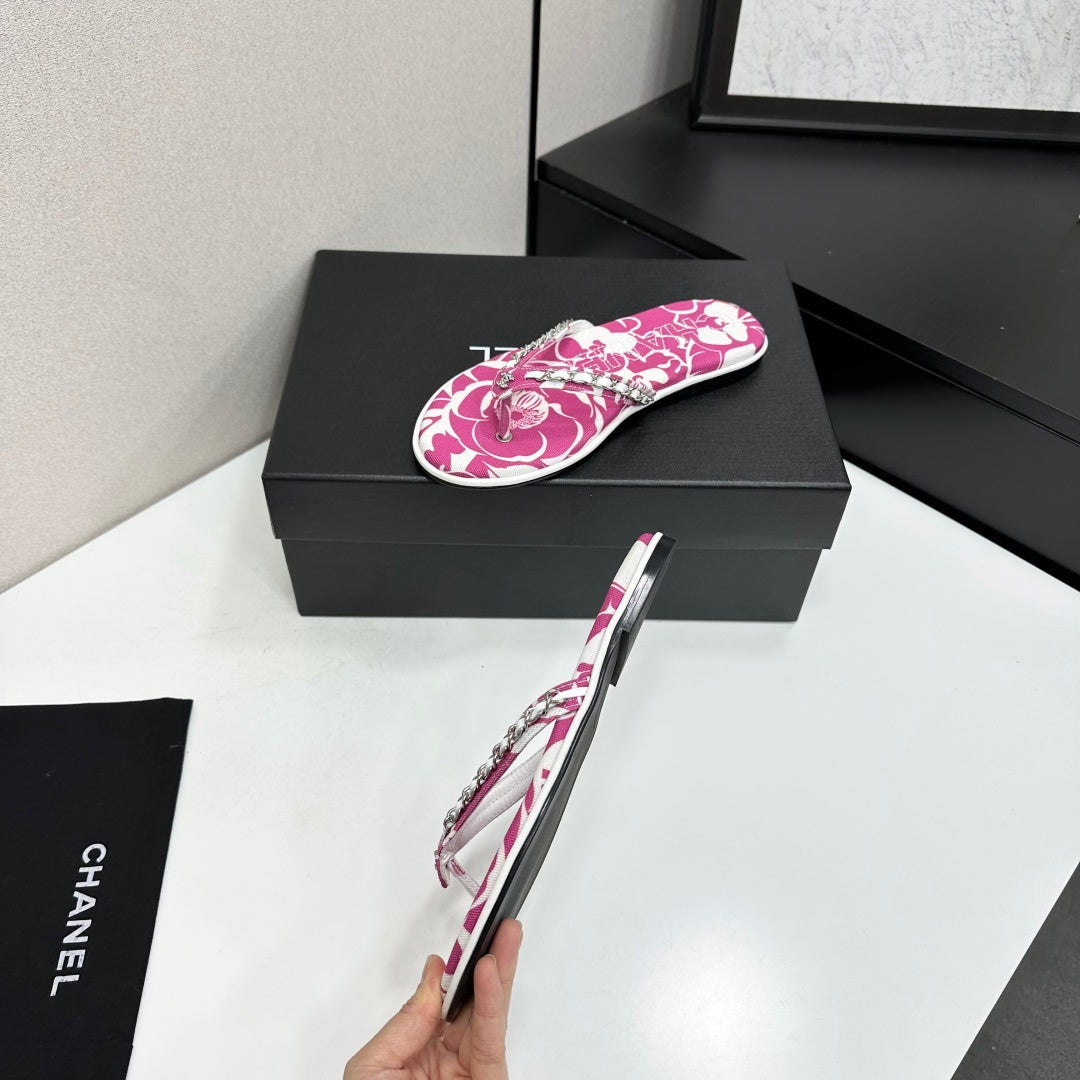 CC 26s Thong Sandals Pink Floral Printed Satin 925642
