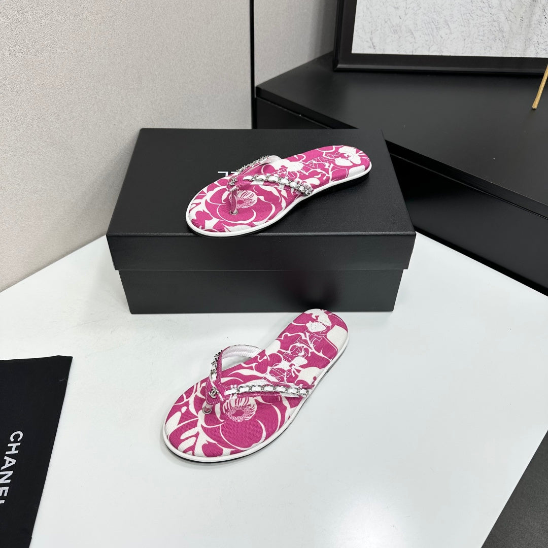 CC 26s Thong Sandals Pink Floral Printed Satin 925642