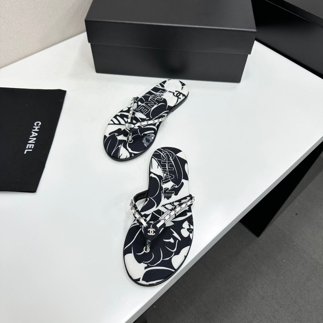 CC 26s Thong Sandals Black Floral Printed Satin 925644
