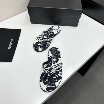 CC 26s Thong Sandals Black Floral Printed Satin 925644