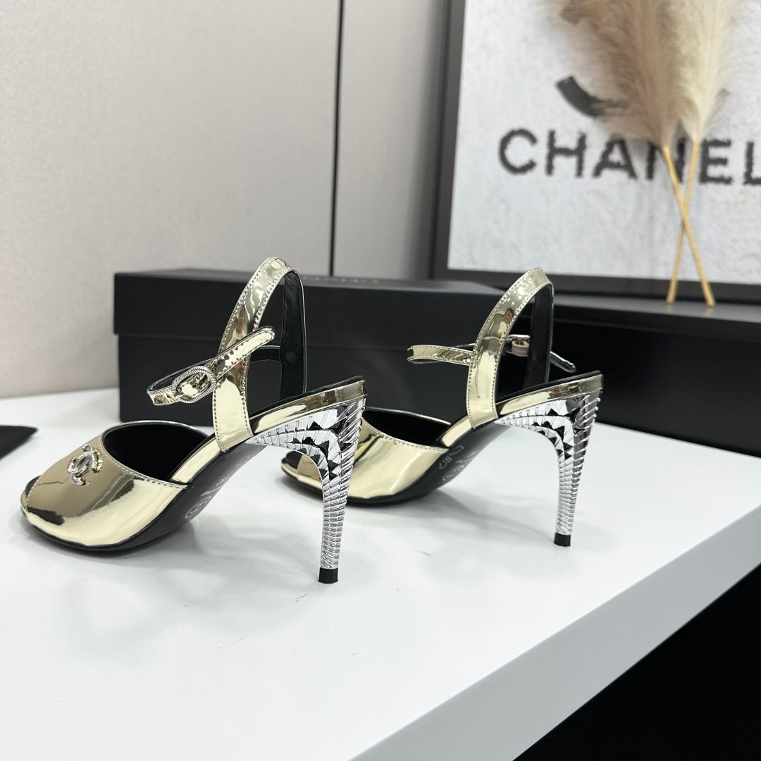 CC 26s Heeled Sandals Light Gold Patent Leather 925713