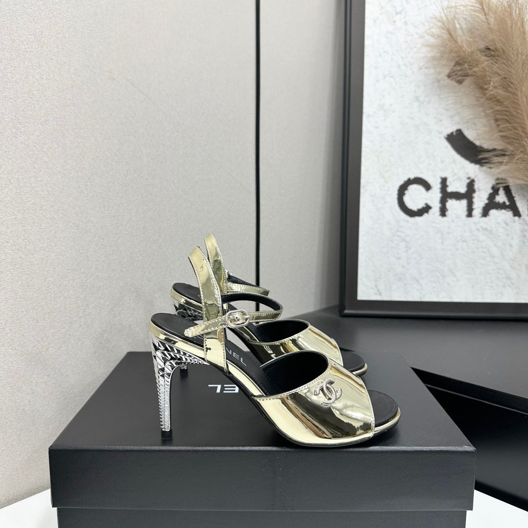 CC 26s Heeled Sandals Light Gold Patent Leather 925713