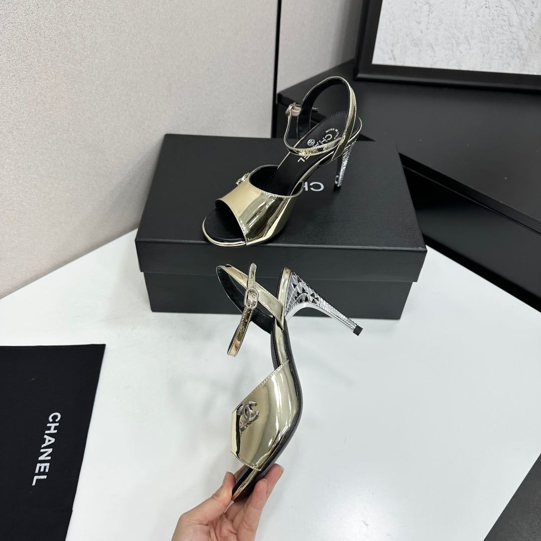 CC 26s Heeled Sandals Light Gold Patent Leather 925713