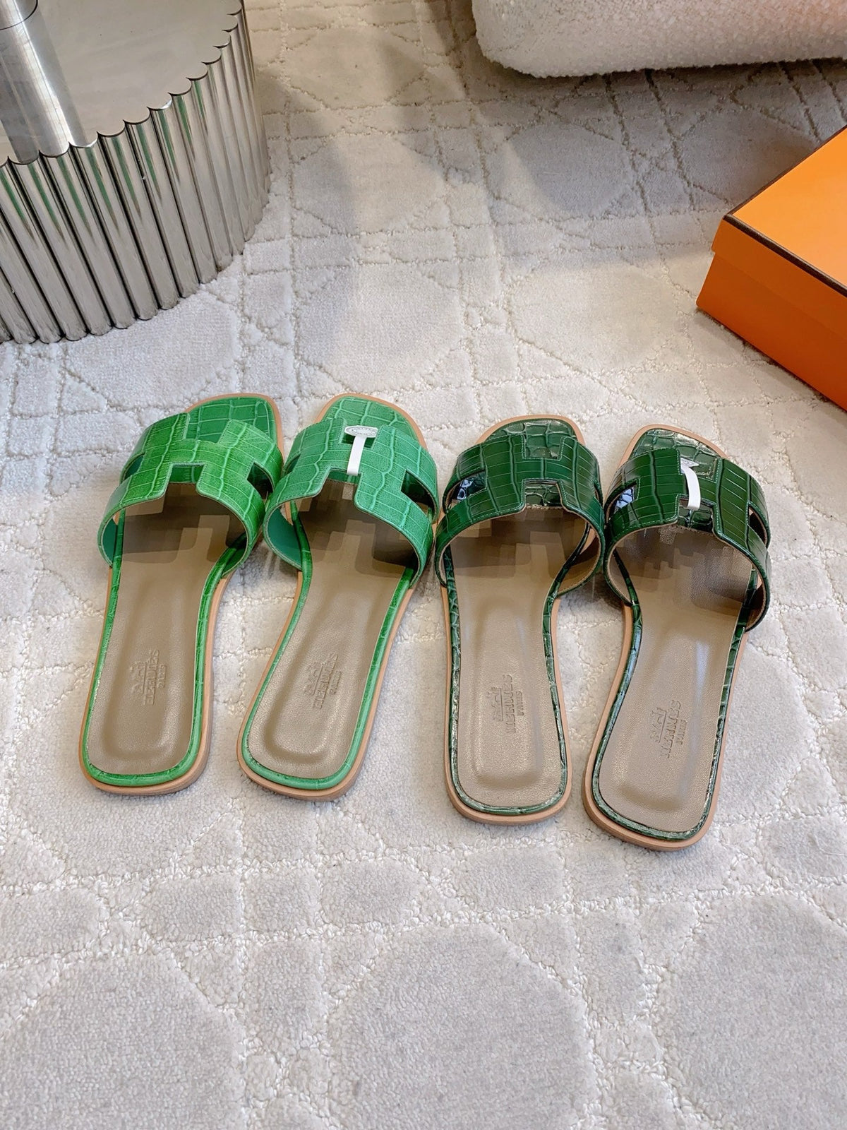 HM 26s Oran Sandal Green Alligator Embossed Leather 724323