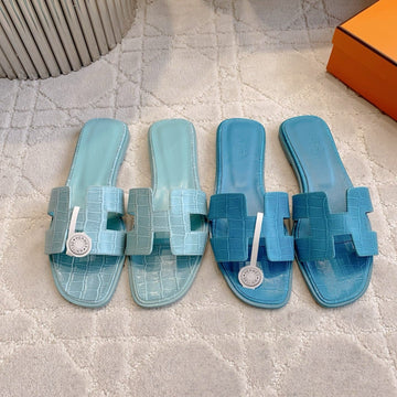 HM 26s Oran Sandal Blue Alligator Embossed Leather 724324