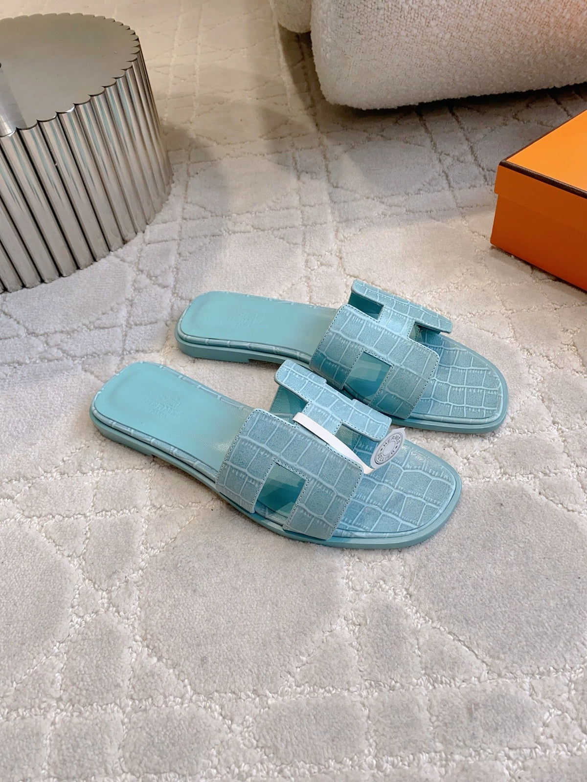 HM 26s Oran Sandal Blue Alligator Embossed Leather 724324