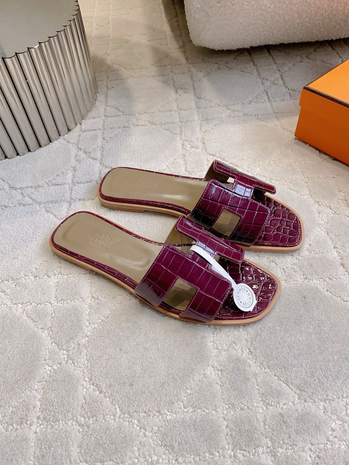 HM 26s Oran Sandal Burgundy Alligator Embossed Leather 724321