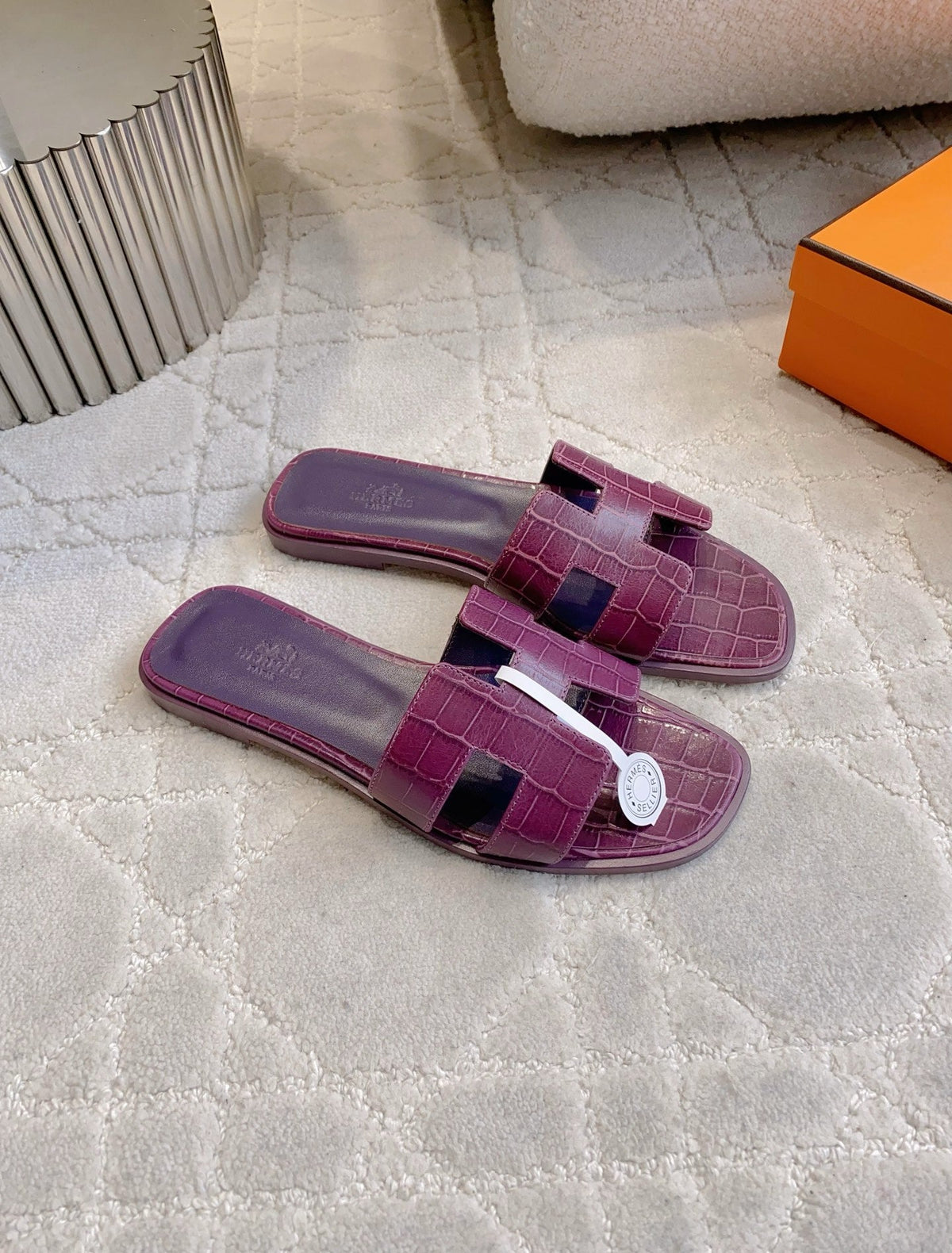 HM 26s Oran Sandal Burgundy Alligator Embossed Leather 724321