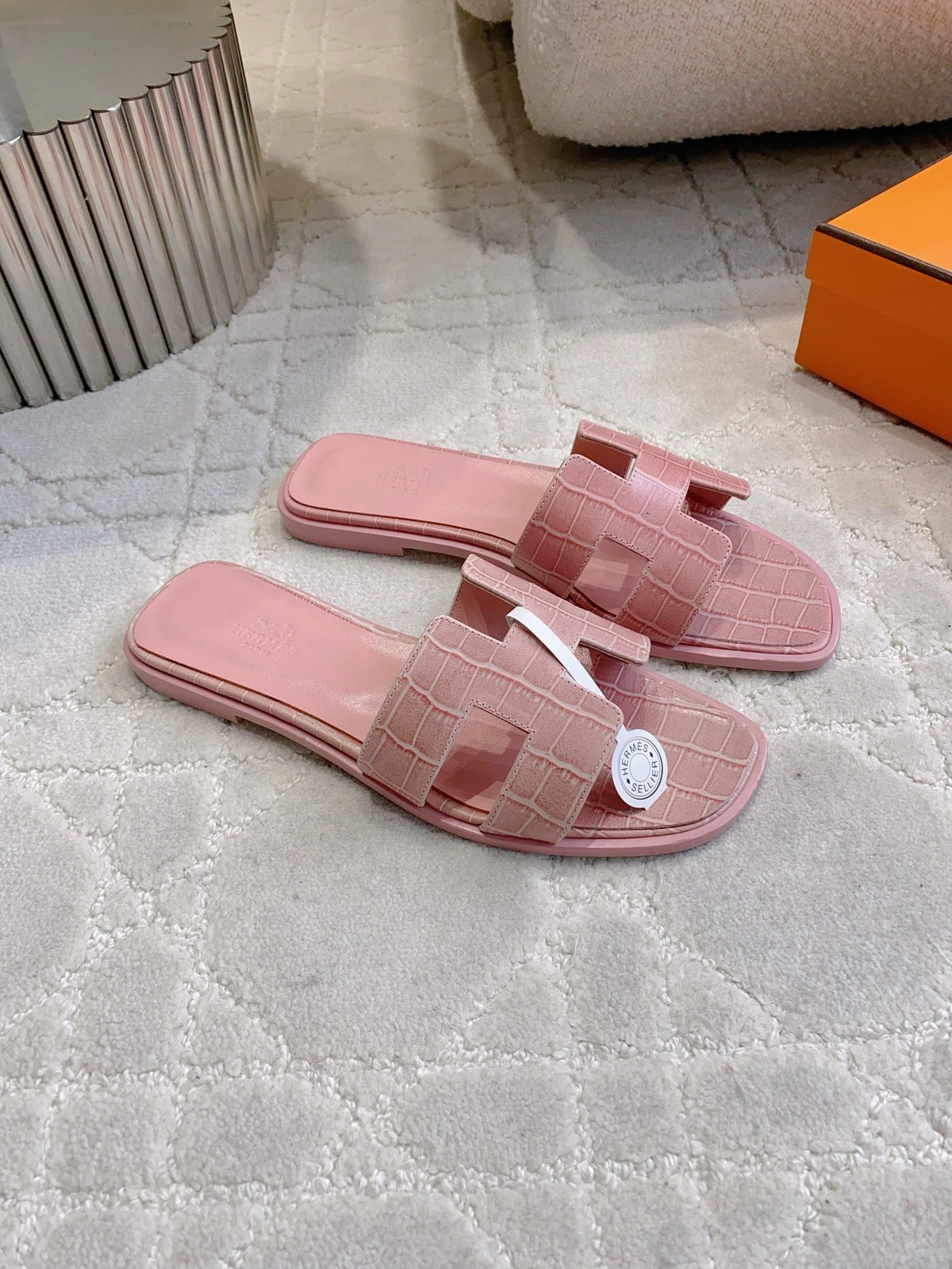 HM 26s Oran Sandal Pink Alligator Embossed Leather 724326