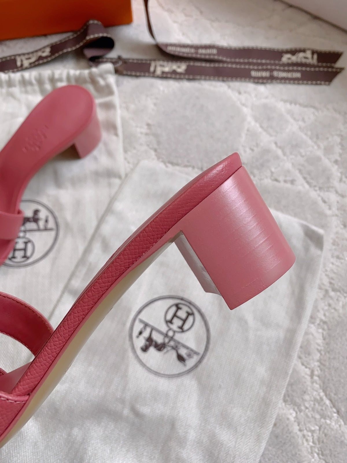 HM 26s Oran Sandal Pink-Red Espom Goatskin 724269