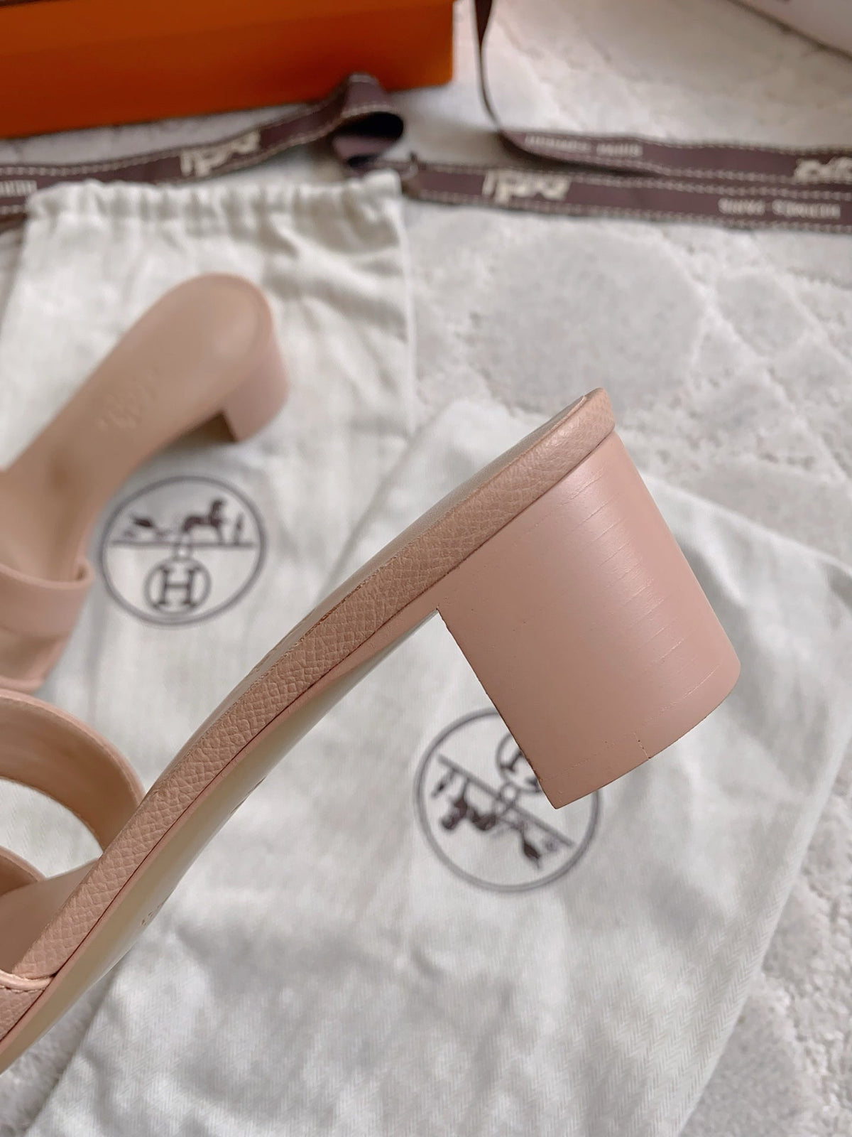 HM 26s Oran Sandal Dusty Peach Espom Goatskin 724272