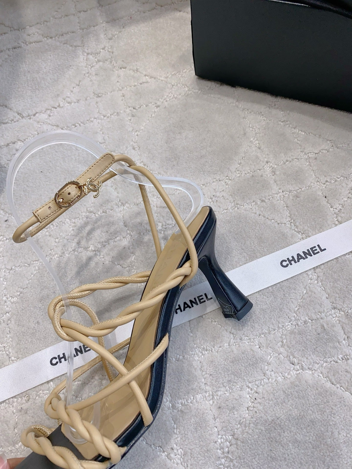 CC 26s Strappy Sandals 7.5cm Beige Black Sheepskin 723619