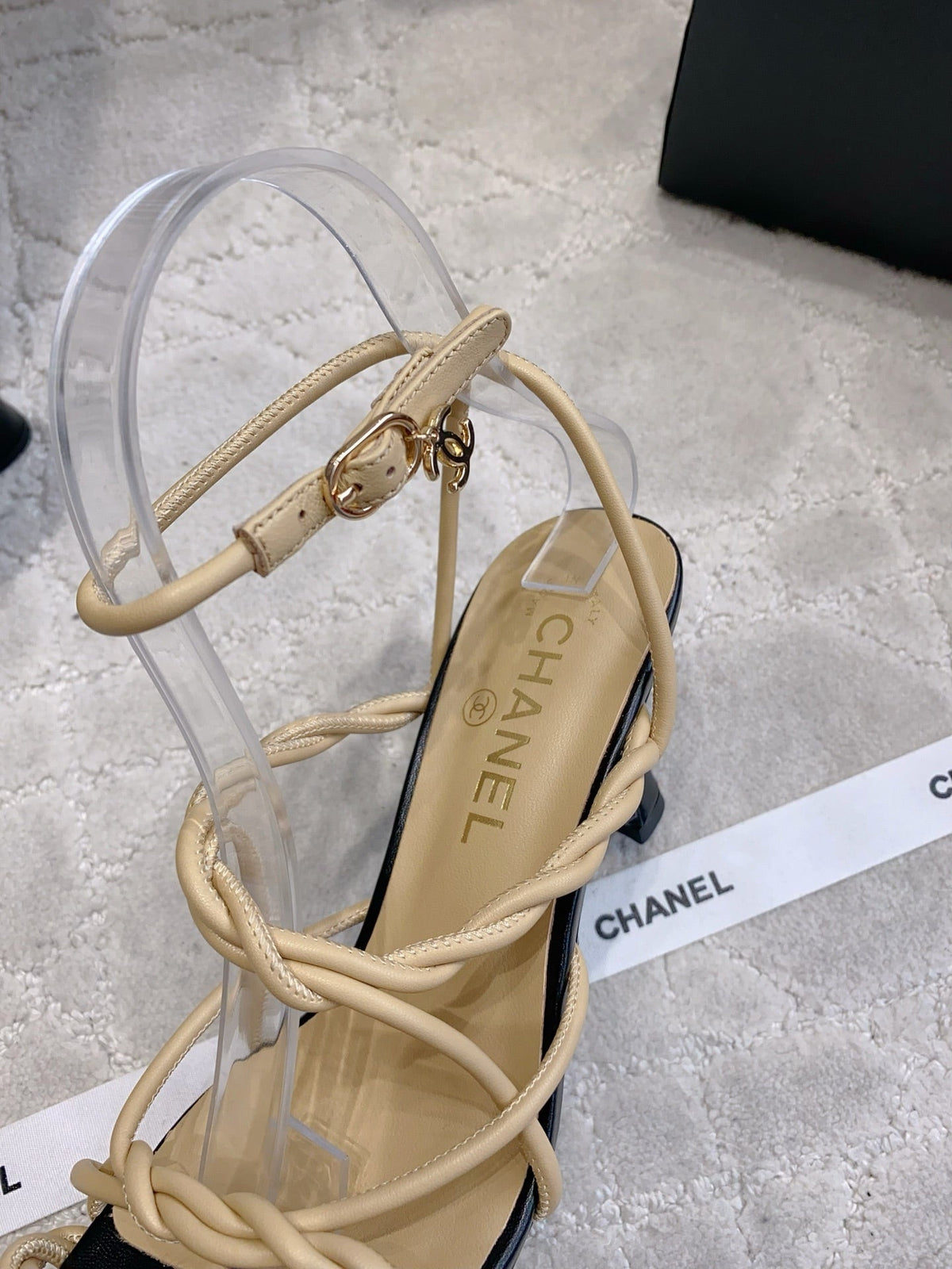 CC 26s Strappy Sandals 7.5cm Beige Black Sheepskin 723619