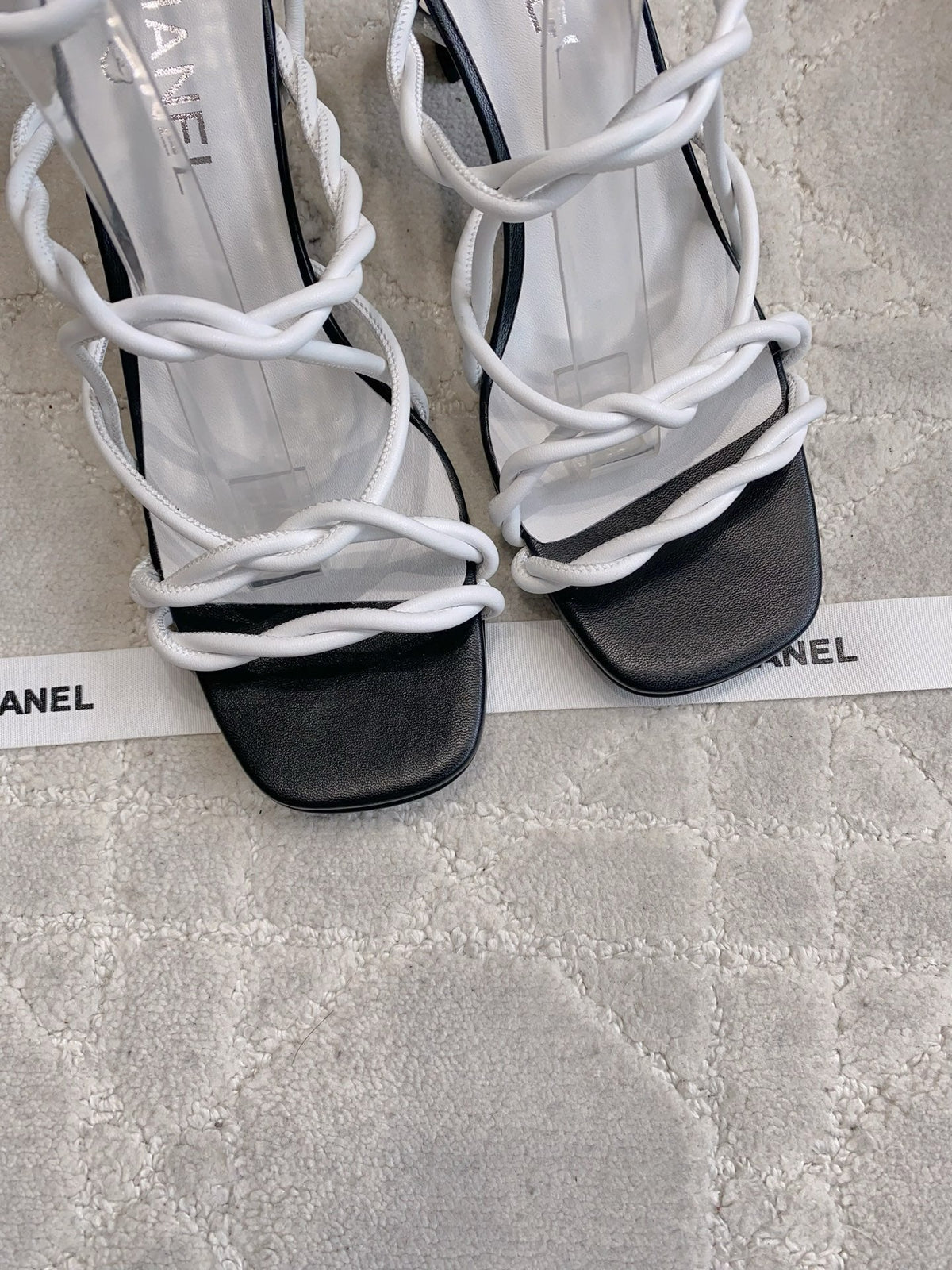 CC 26s Strappy Sandals 7.5cm White Black Sheepskin 723620
