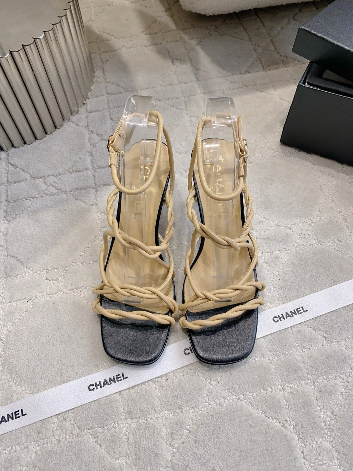 CC 26s Strappy Sandals 7.5cm Beige Black Sheepskin 723619