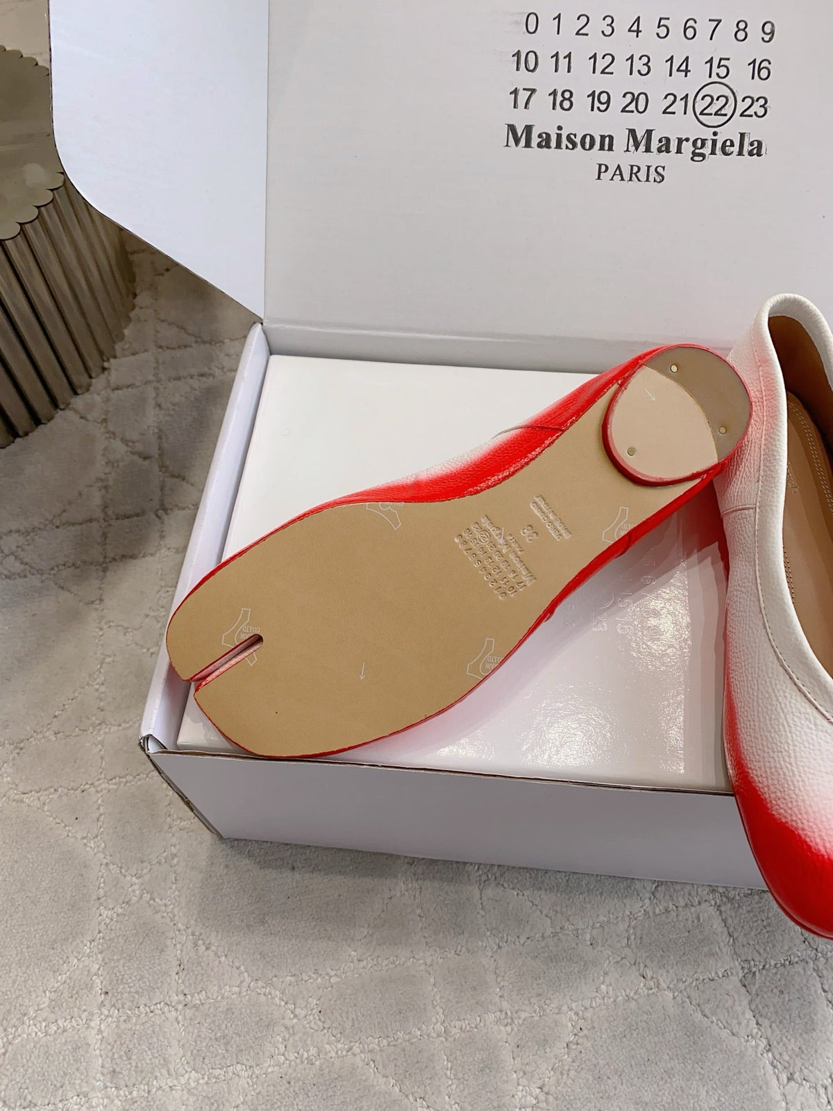 Maison Margie Split-Toe Ballet Flats Red White Cowhide  724743
