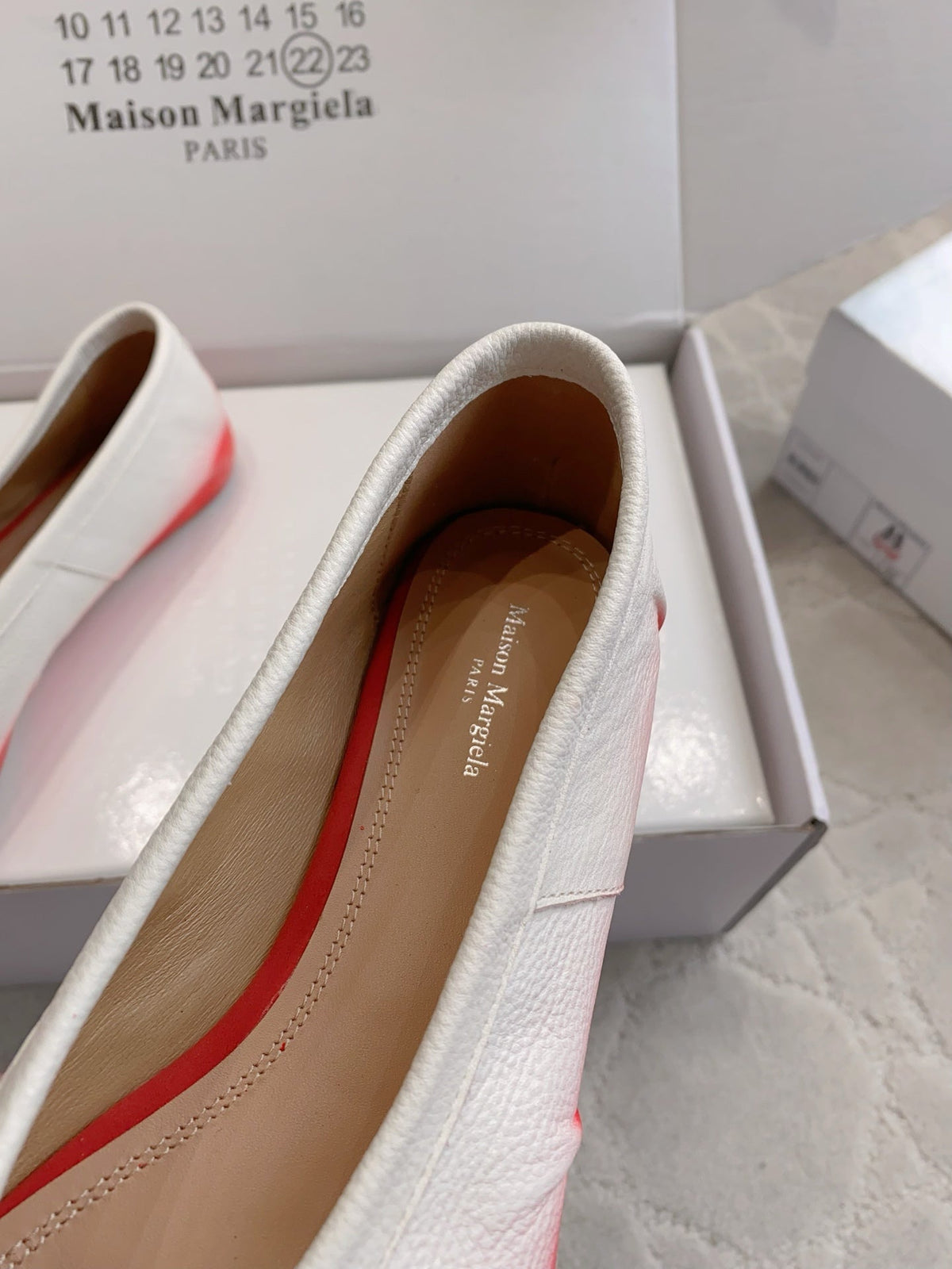 Maison Margie Split-Toe Ballet Flats Red White Cowhide  724743