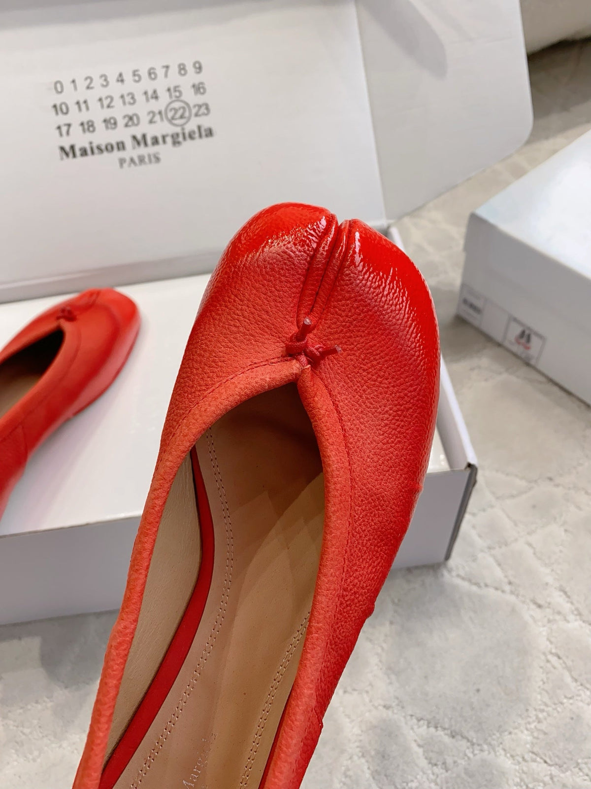 Maison Margie Split-Toe Ballet Flats Red Cowhide 724742