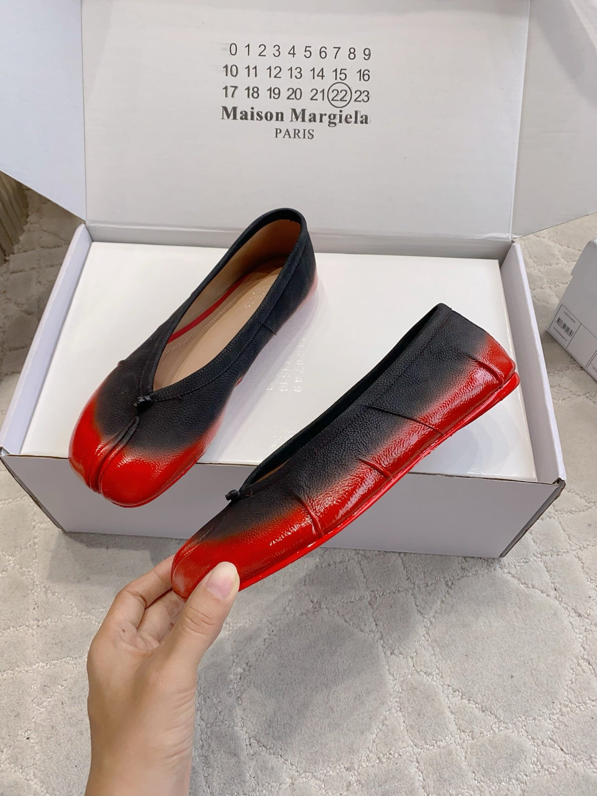 Maison Margie Split-Toe Ballet Flats Red Black Cowhide 724741