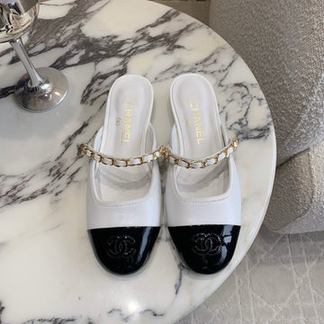CC 2026s Chain Flat Mules  Black White Leather 723678