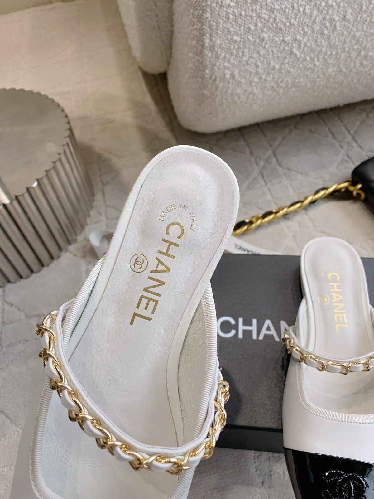 CC 2026s Chain Flat Mules  Black White Leather 723678