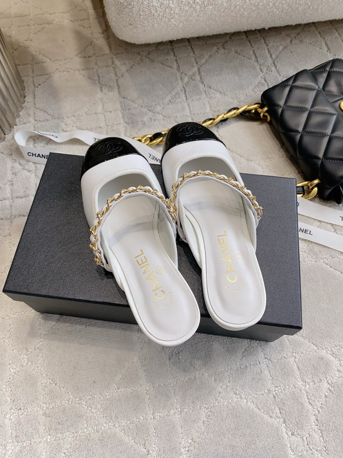 CC 2026s Chain Flat Mules  Black White Leather 723678
