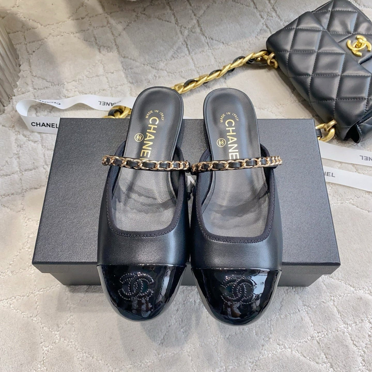 CC 2026s Chain Flat Mules Black Leather 723674