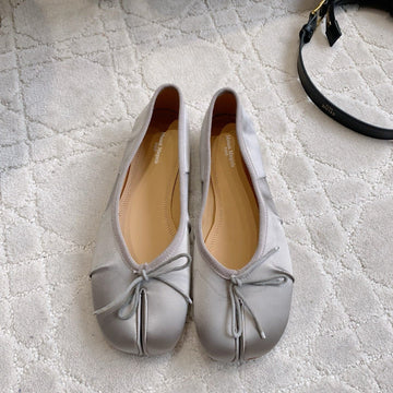 Maison Margie Split-Toe Ballet Flats Grey Satin 724811