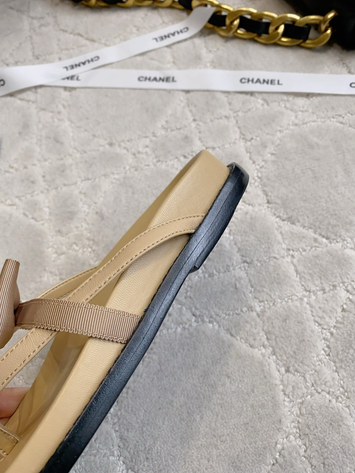 CC 26s Bow Thong Sandals Beige Lambskin 723723