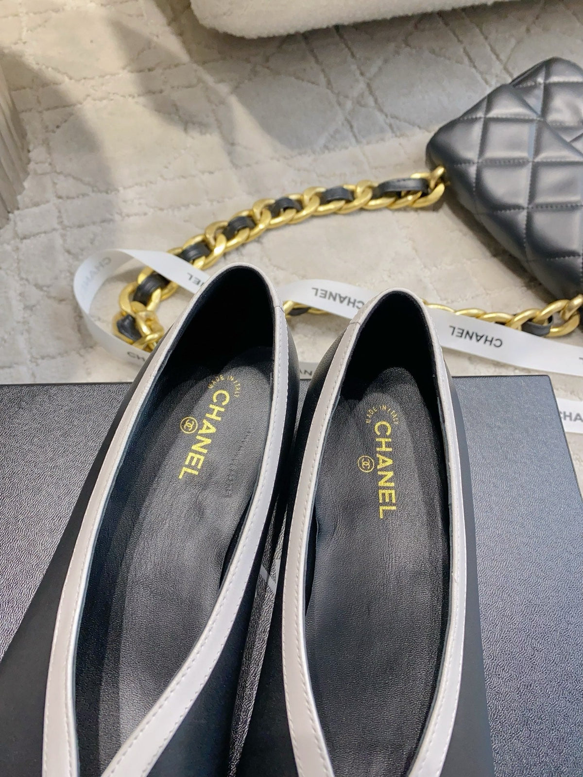 CC 26s Ballet Flat Matthieu Blazy Black Sheepskin 808126