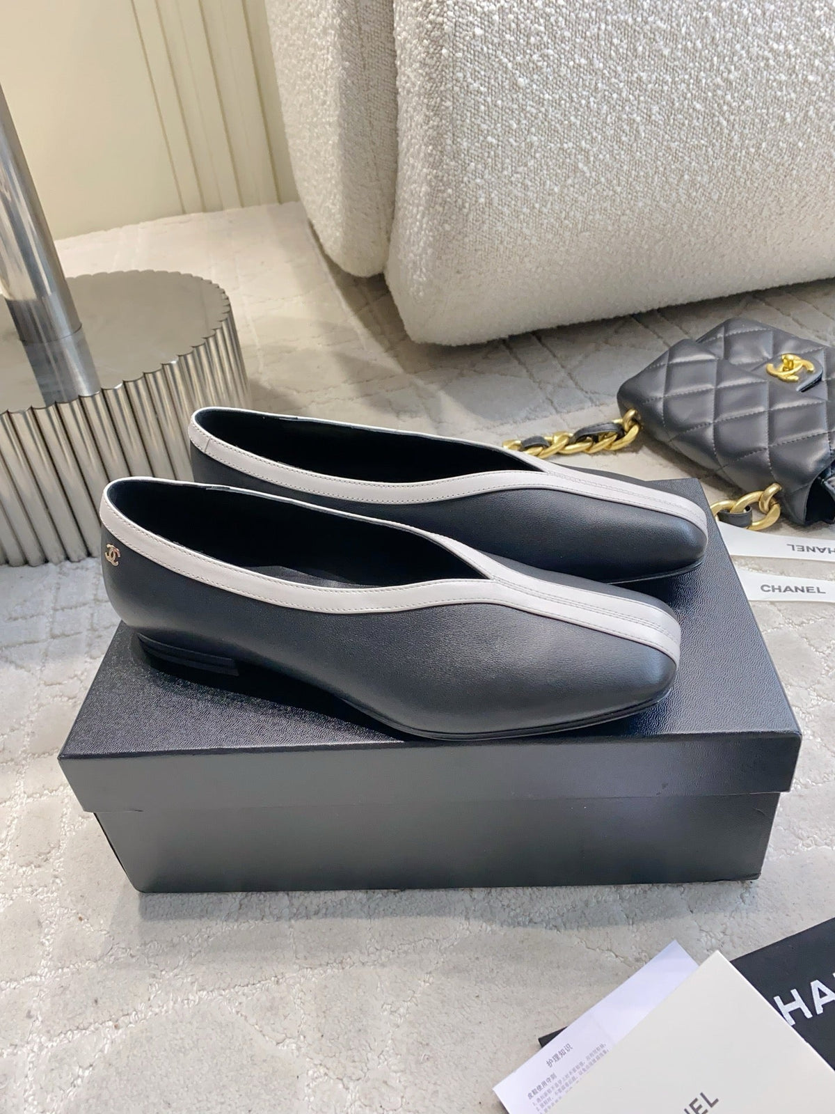 CC 26s Ballet Flat Matthieu Blazy Black Sheepskin 808126