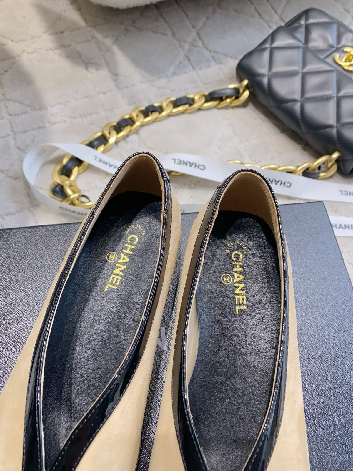 CC 26s Ballet Flat Matthieu Blazy Beige Suede 808129