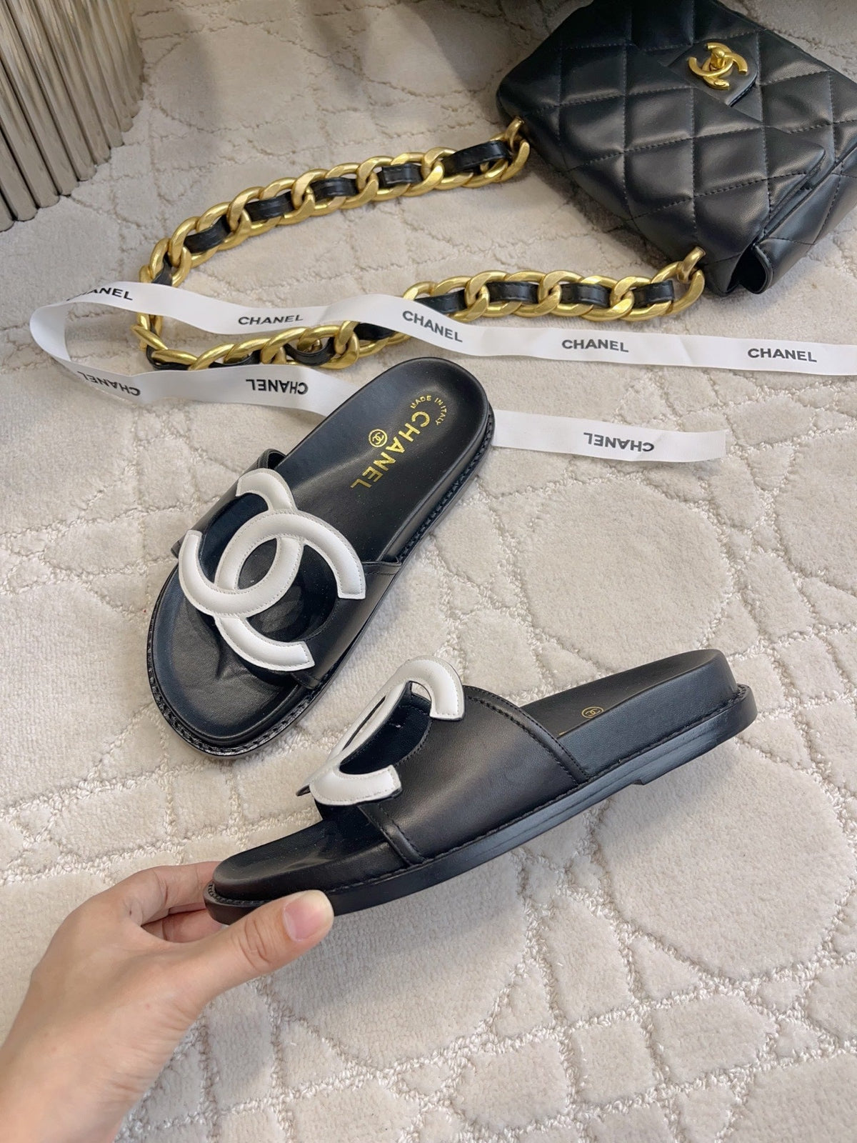 CC Logo Slide Black Lambskin 723797