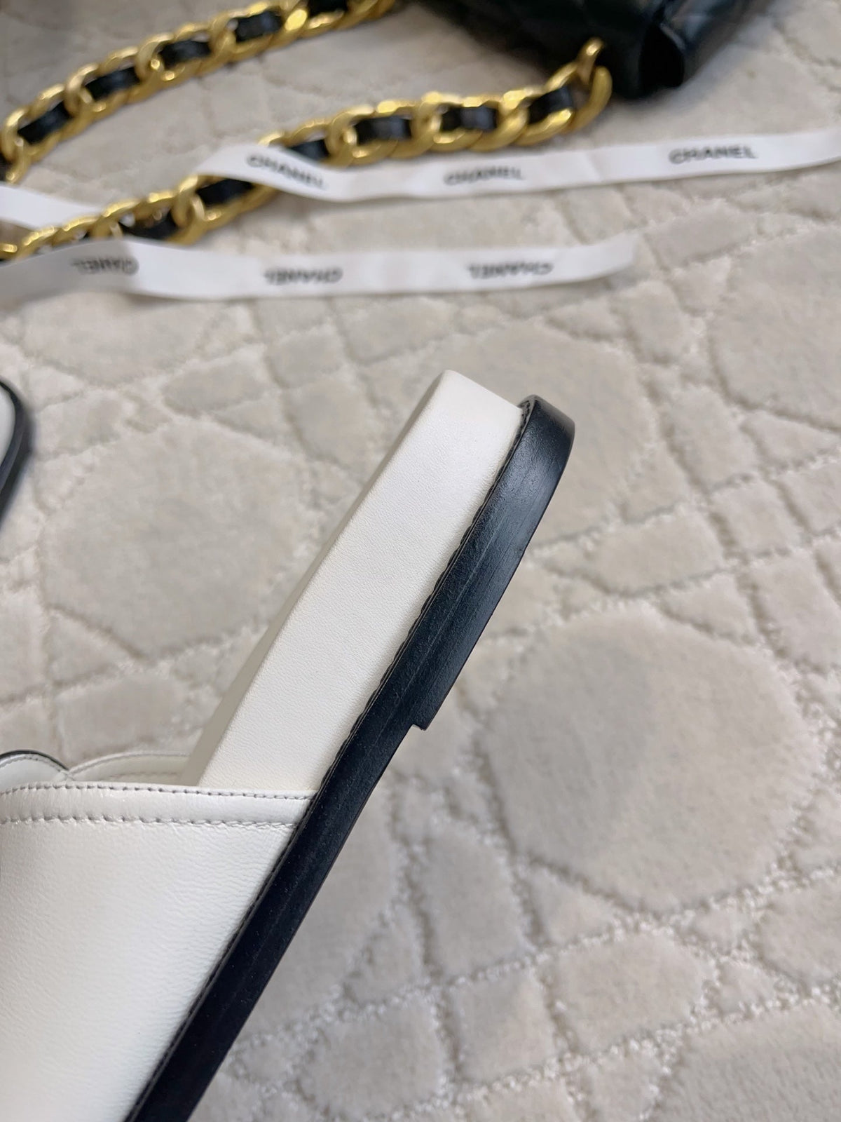 CC Logo Slide White Lambskin 723799